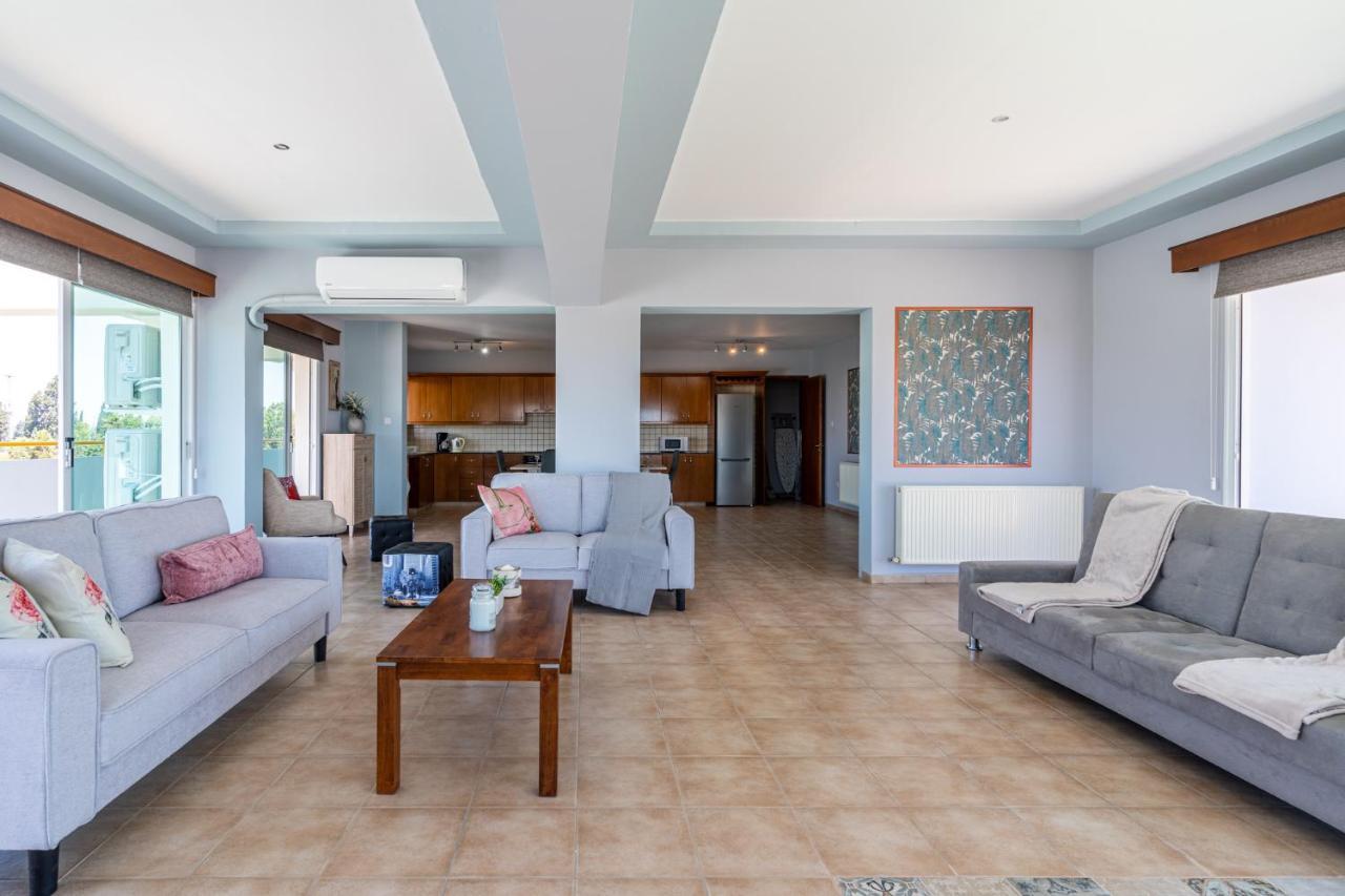 Melograno 3-Br Apt W/ Terrace In Larnaca Zewnętrze zdjęcie